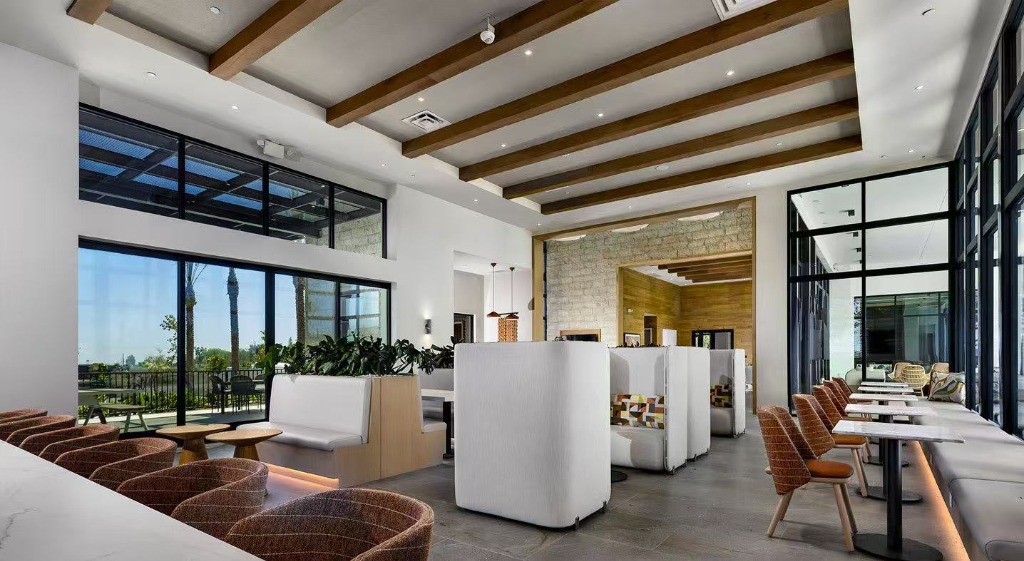 Elegant dining and lounge space